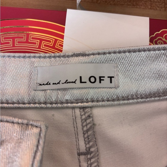 LOFT Metallic Silver Straight Leg Jeans – Size 27 / 4 – Statement Pants - Picture 3 of 10